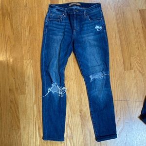 Joe’s Brand Women Jeans, size 26. Fit: Skinny ankle.